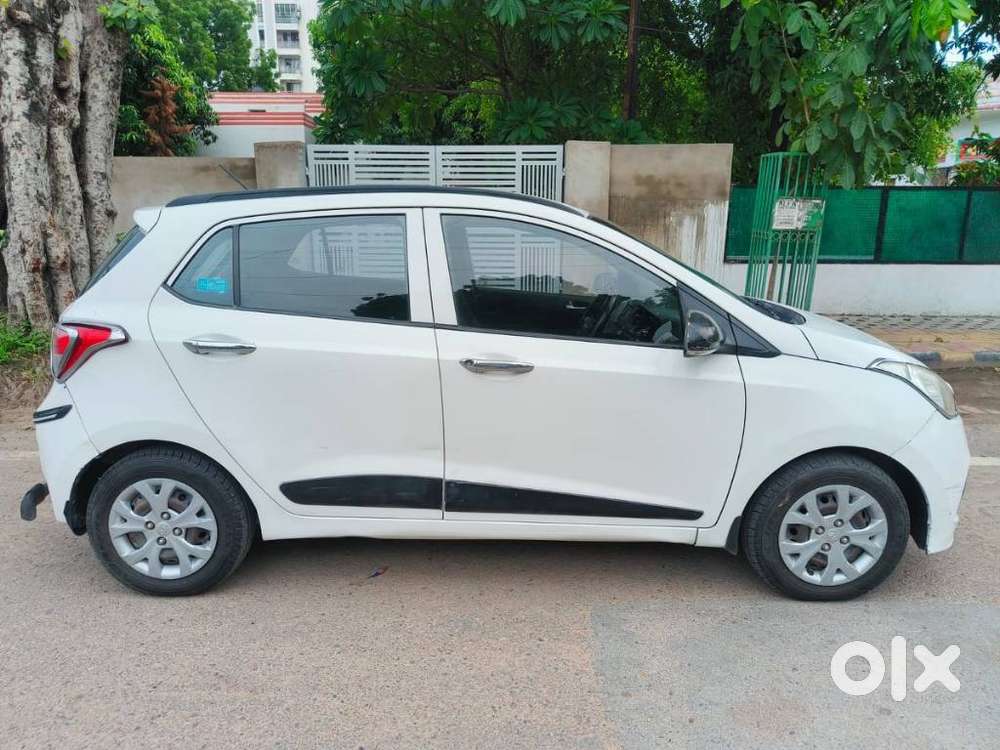 Hyundai Grand I10 Sportz Edition, 2015, Petrol