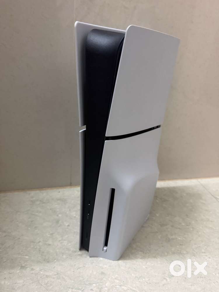 Ps5 -PlayStation 5 with 2 controller