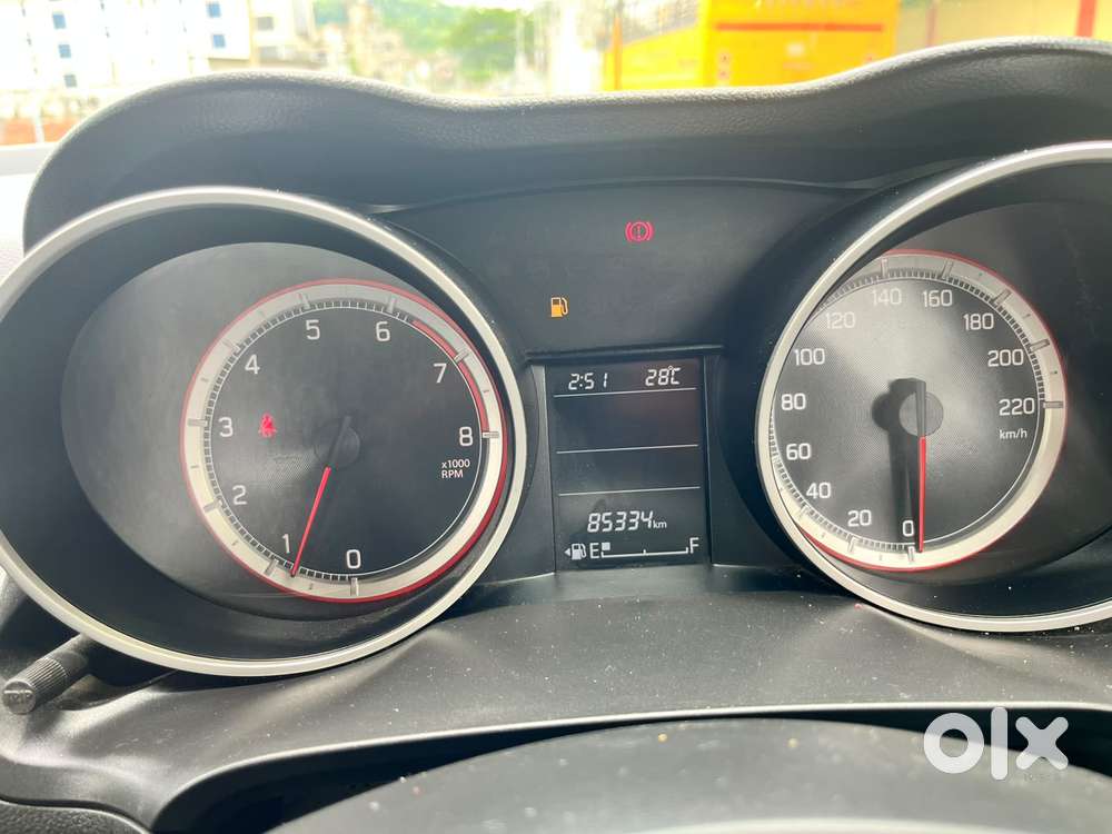 Maruti Suzuki Swift Vvt Zxi, 2018, Petrol