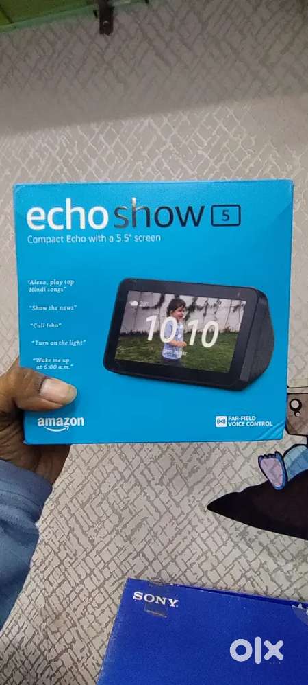 Amazon Echo show (5) in good condition with box charger