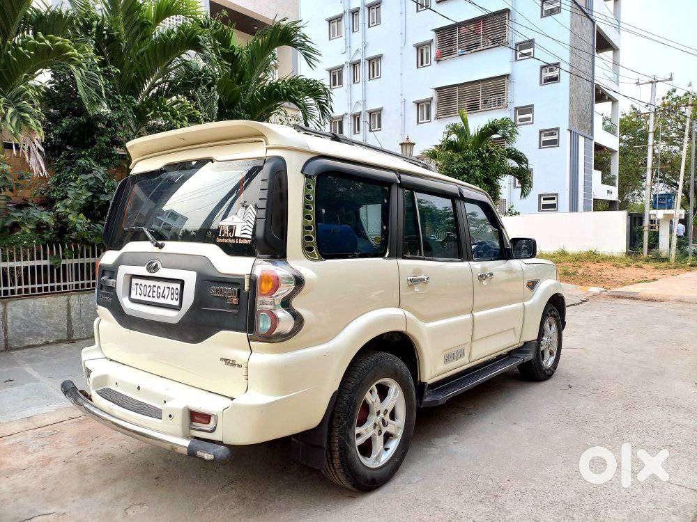 Mahindra Scorpio S10, 2015, Diesel