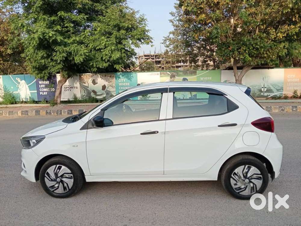 Tata Tiago 1.2 Revotron Xe Option, 2022, Petrol