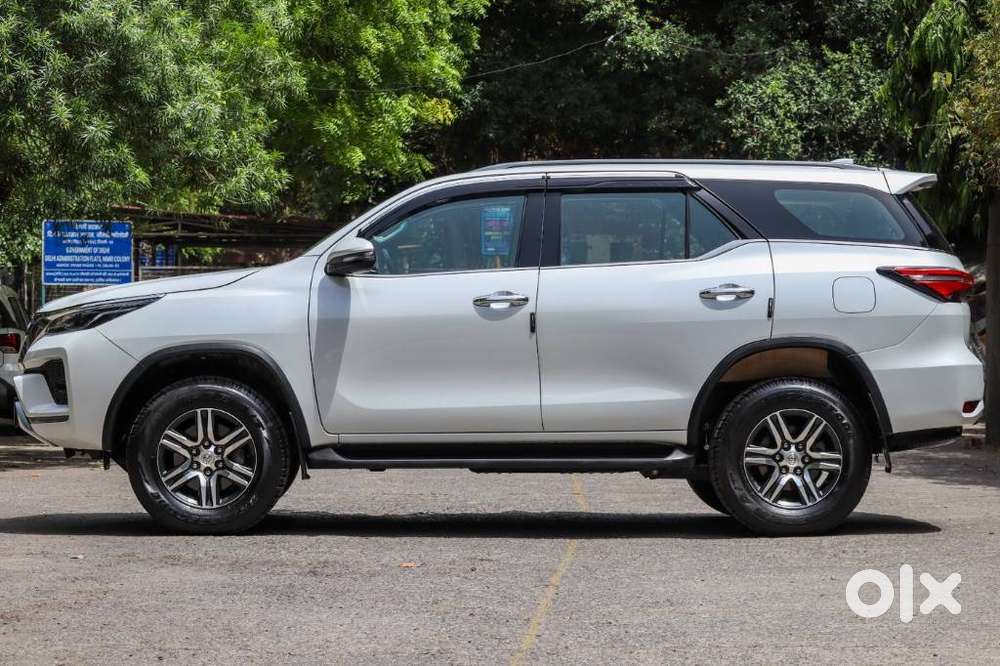 Toyota Fortuner 4x2 At 2.7 Petrol, 2025, Petrol