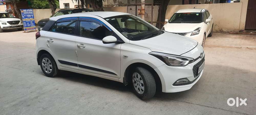Hyundai I20 Petrol Cvt Magna Executive, 2015, Petrol