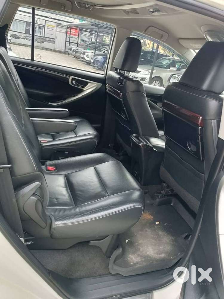 Toyota Innova Crysta 2.4 G Mt 8s, 2017, Diesel