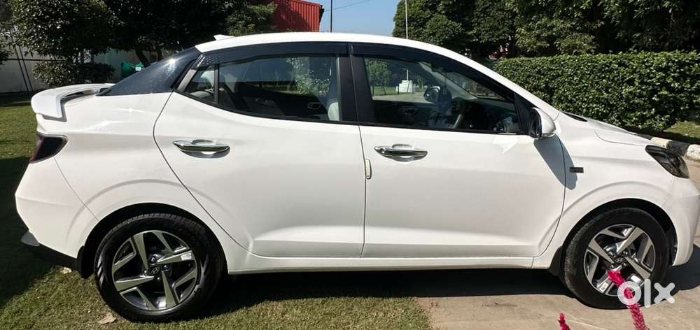 Hyundai Aura Petrol 2025 ( Automatic)