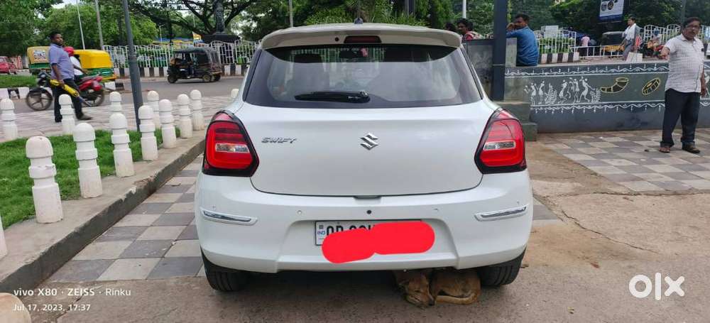 Peral White Automatic Swift