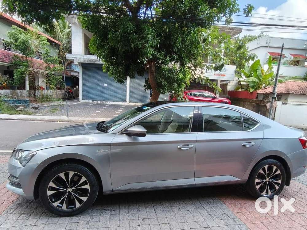 Skoda Superb Petrol 2021