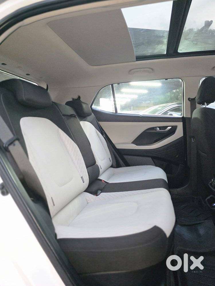 Hyundai Creta Sx Petrol Mt, 2023, Petrol