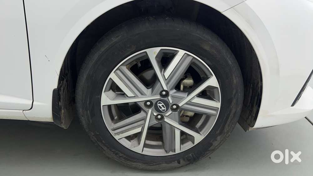 Hyundai Verna 1.5 Sx (o) Petrol Mt, 2023, Petrol