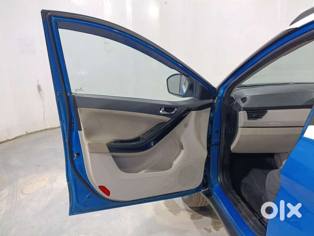 Tata Nexon 1.2 Revotron Xza Plus (o) Dual Tone, 2020, Petrol