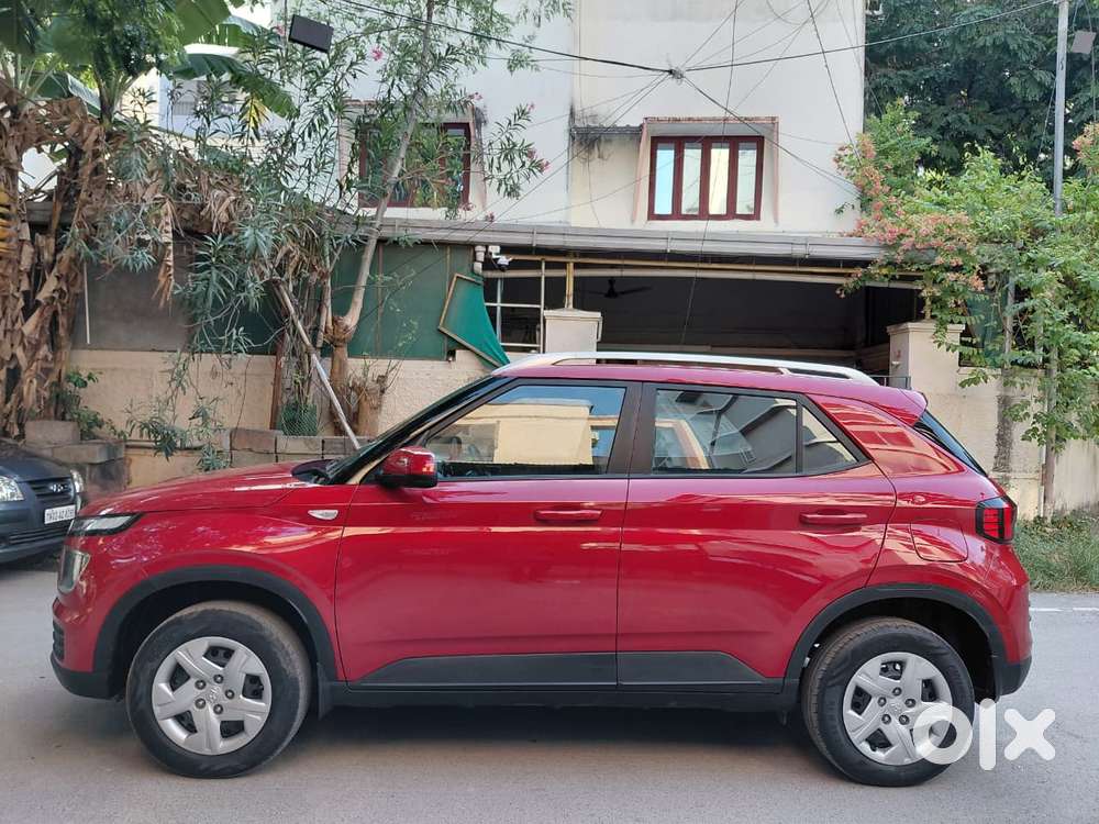 Hyundai Venue 1.2 S (o), 2022, Petrol