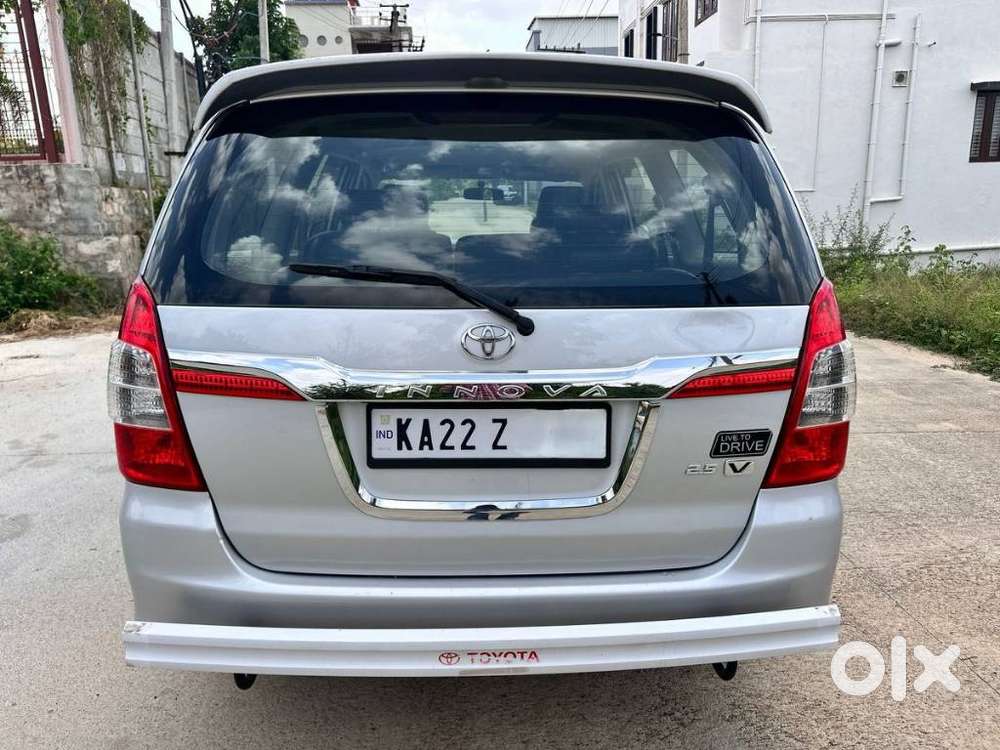 Toyota Innova 2.5 Vx (diesel) 8 Seater Bs Iv, 2014, Diesel
