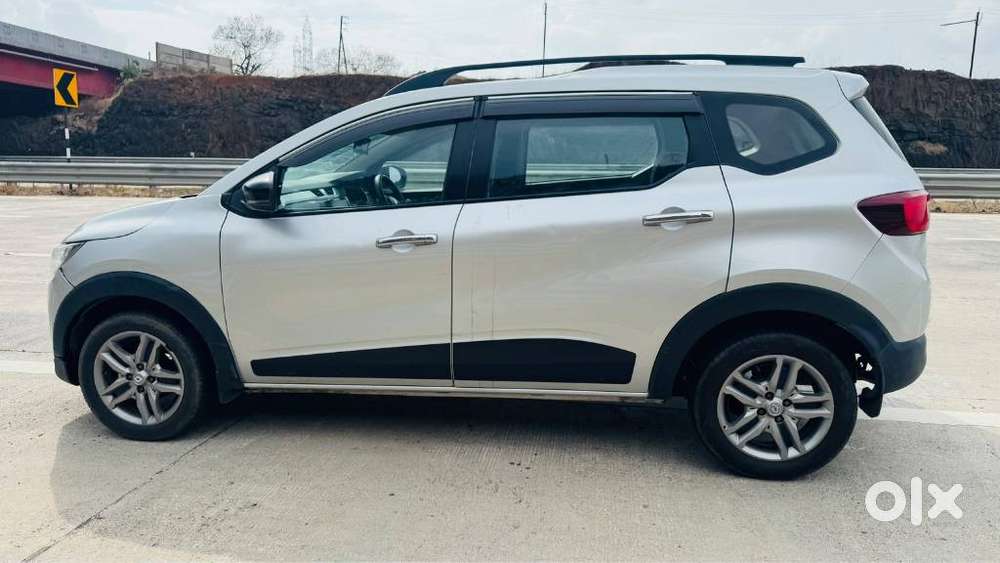 Renault Triber Rxz, 2022, Petrol