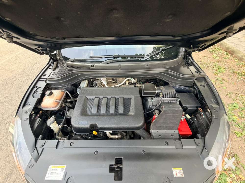 Mahindra Xuv700 2.2 Ax 7 Diesel At Luxury Pack Str Awd, 2022, Diesel