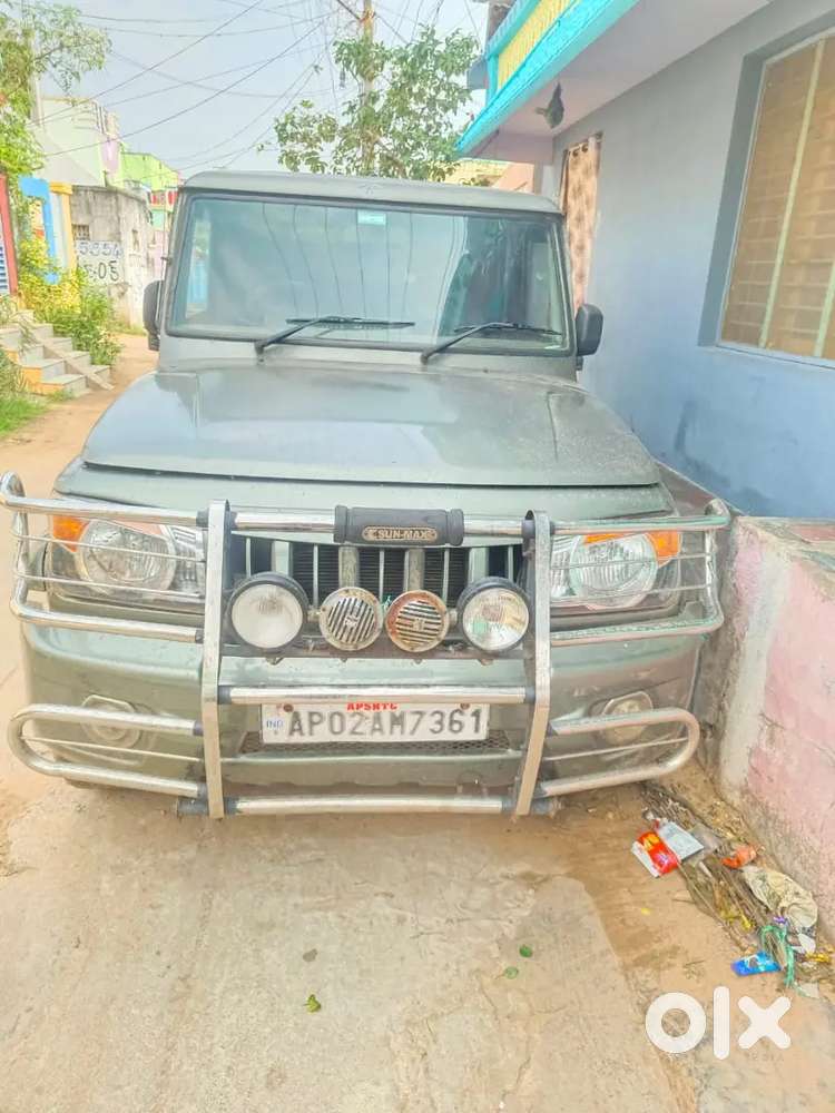 Mahindra Bolero Neo Plus 2012