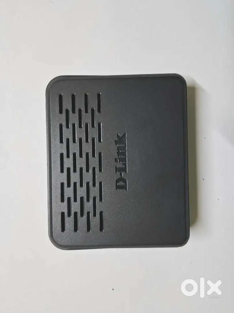 D-Link Desktop Switch (DES-1005A)