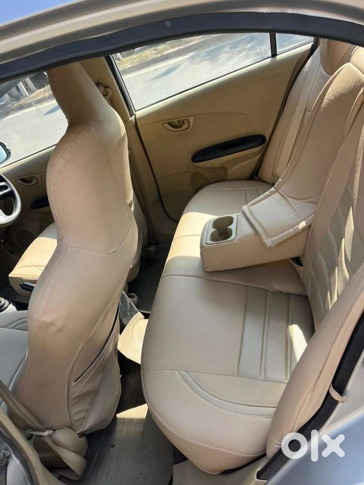 Leady Owner Honda Amaze 2016 Petrol 70000 Km Driven