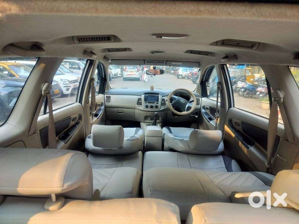Toyota Innova 2.5 G (diesel) 8 Seater, 2015, Diesel