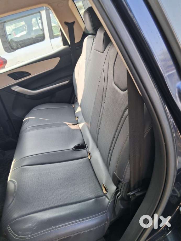 Mahindra Xuv700 2.2 Mx Diesel Mt 5 Str, 2022, Diesel