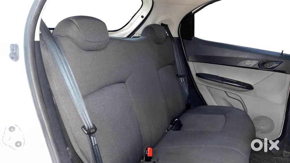 Tata Tiago 1.2 Revotron Xm, 2017, Petrol