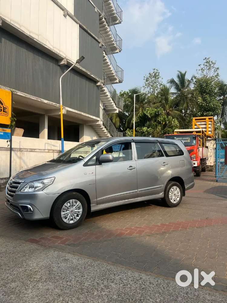 Toyota Innova 2015model 2016 Register Diesel 222000 Km Driven