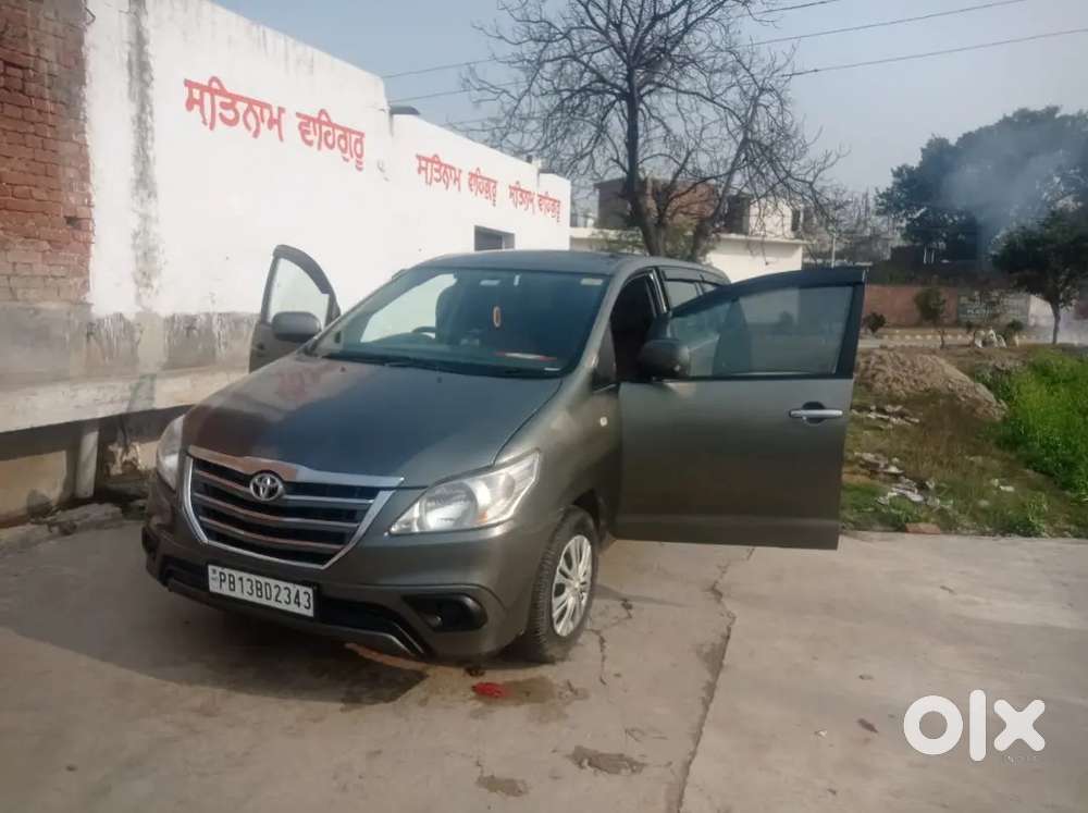 Toyota Innova 2012 Diesel 220000 Km Driven