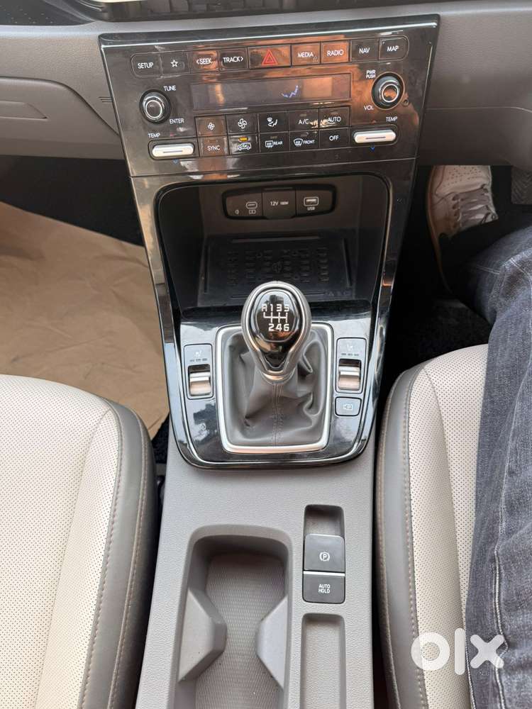 Hyundai Creta Facelift 1.5 Petrol Mt, 2024, Petrol