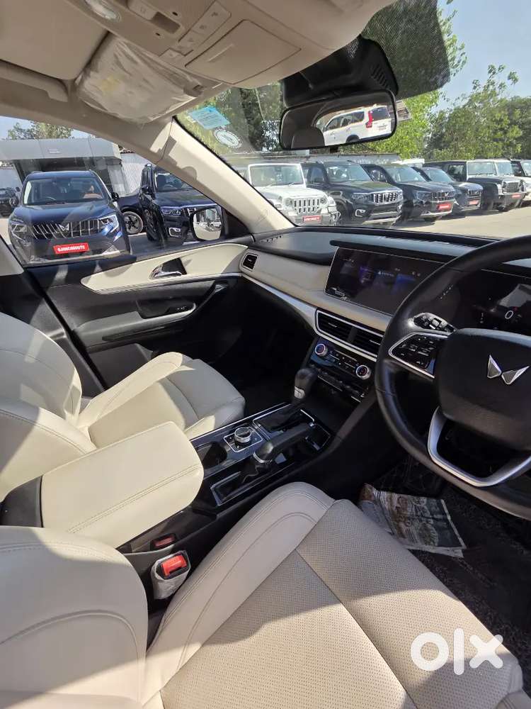 Mahindra Xuv700 2023 Diesel 69000 Km Driven