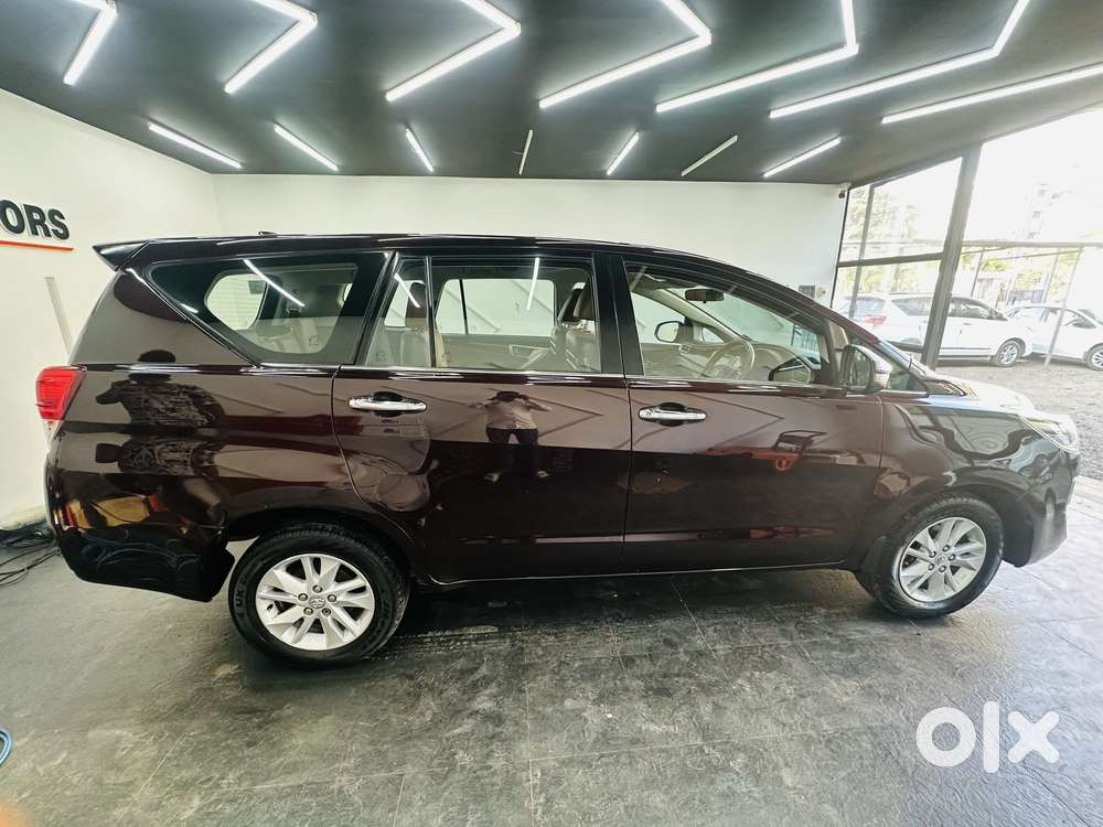Toyota Innova Crysta 2.8z Automatic, 2016, Diesel