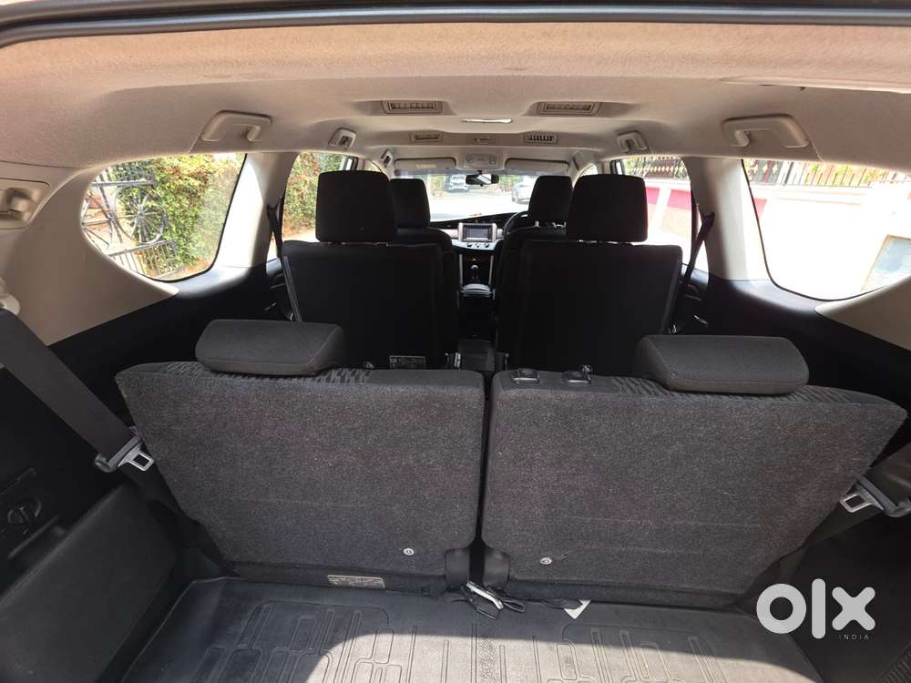 Toyota Innova Crysta 2.4 G Plus Mt 8 Str, 2018, Diesel