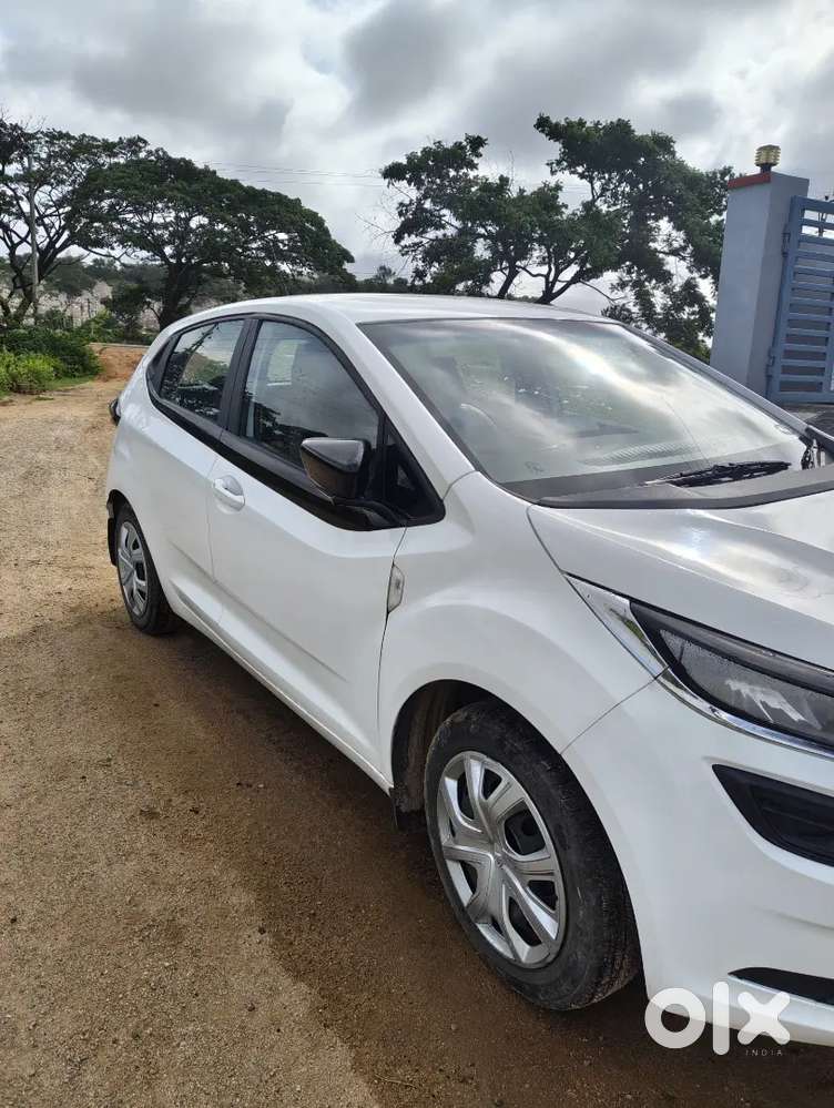 Tata Altroz 1.2 Xm Petrol Manual 2024
