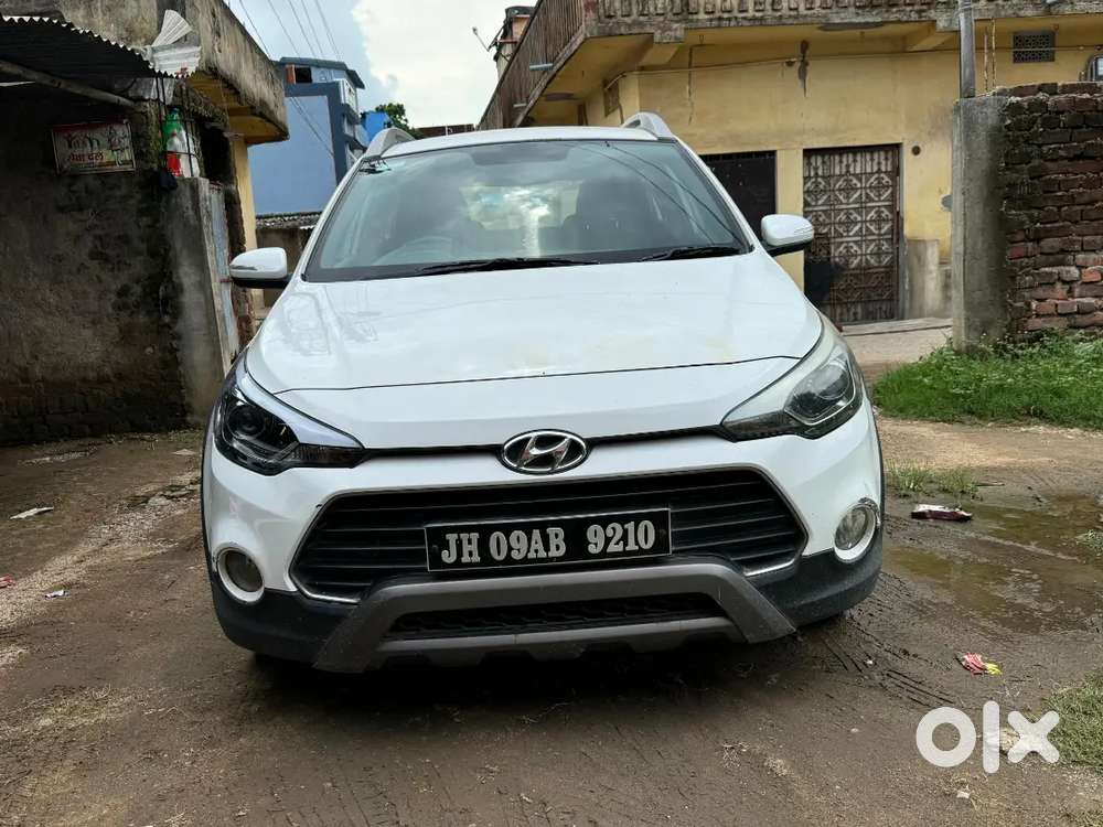 Hyundai I20 Active White  Well Maintained  Single Owner