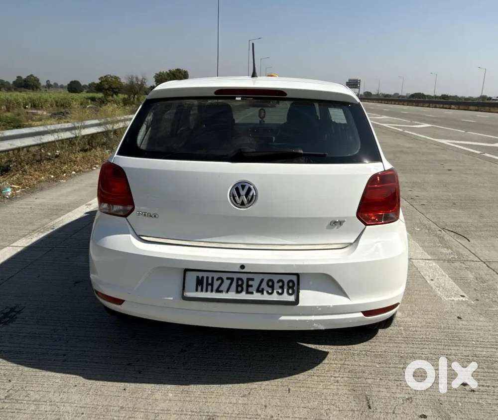 Volkswagen Polo Comfortline Petrol Manual 2015 Second Owner