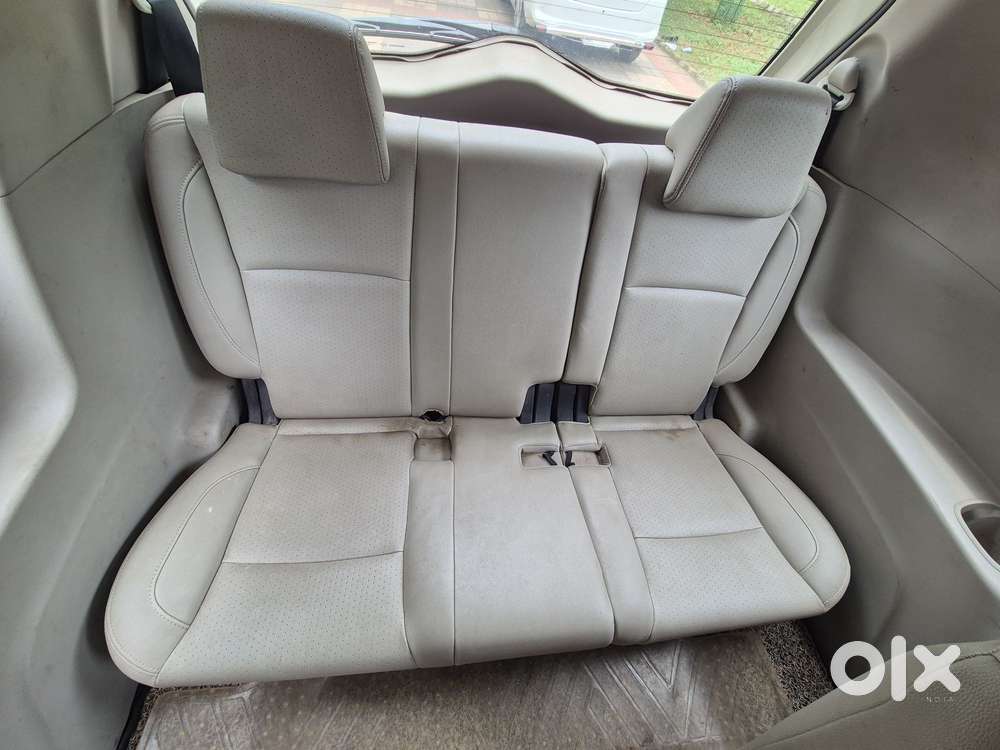 Mahindra Marazzo M8, 2018, Diesel