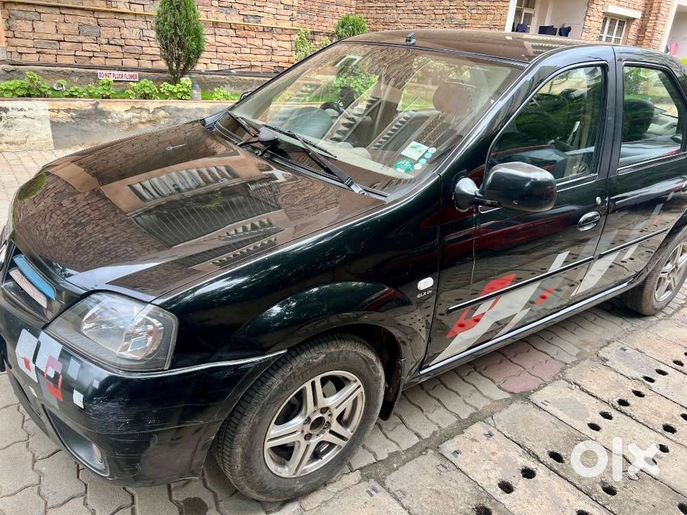 Mahindra Renault Logan 2009