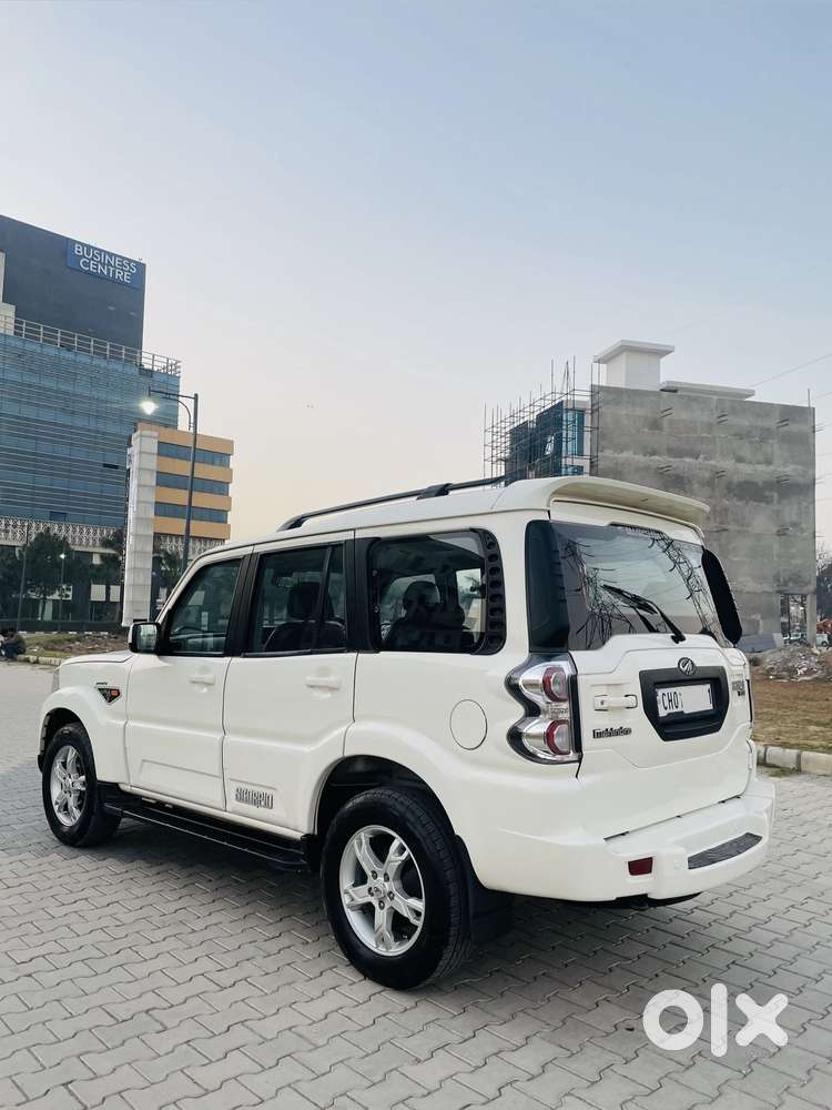 Mahindra Scorpio S10, 2016, Diesel