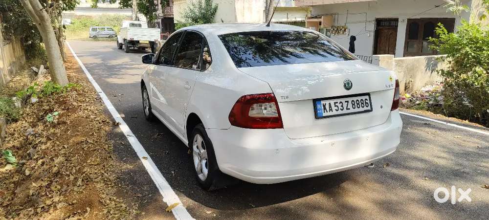 Skoda Rapid 2012 Diesel 105000 Km Driven