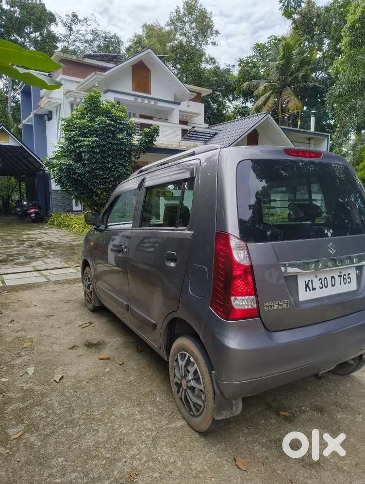 Maruti Suzuki Wagon R Lxi 2014 Neat Condition Front Tyre 90%
