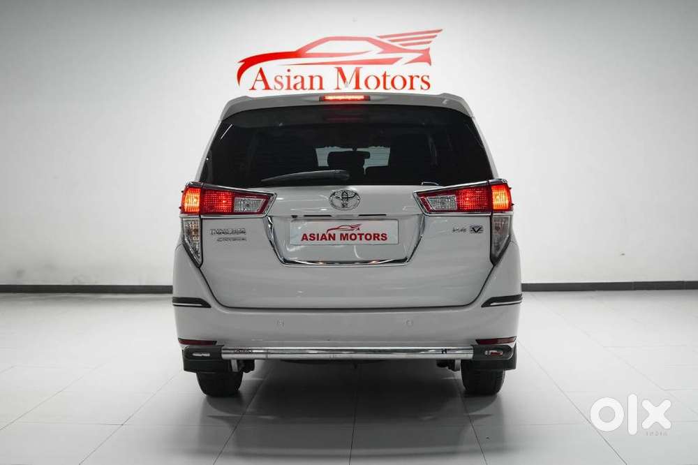 Toyota Innova Crysta 2.4 V 8 Str, 2016, Diesel