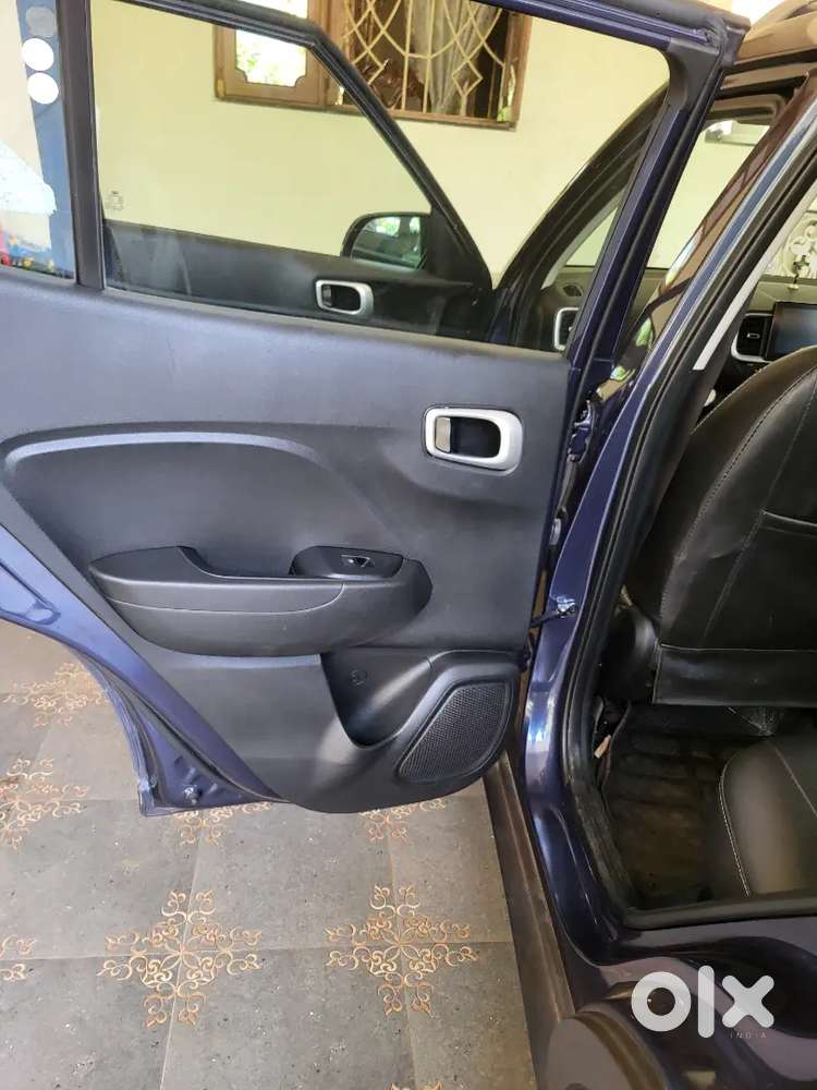 Hyundai Venue March 2021 Petrol Well Maintained