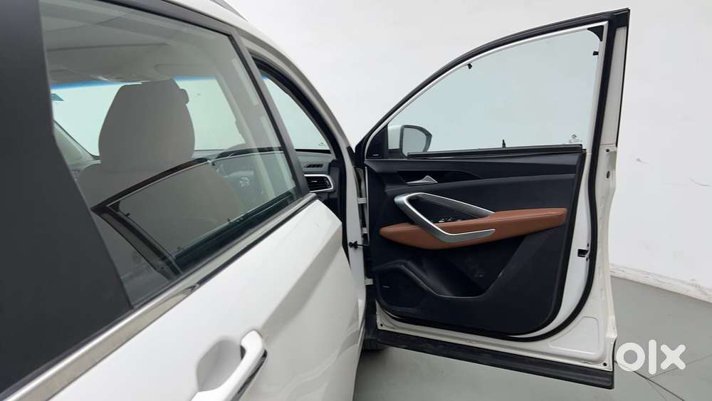 Mg Hector Plus 1.5 Sharp Turbo Cvt 6 Str, 2021, Petrol