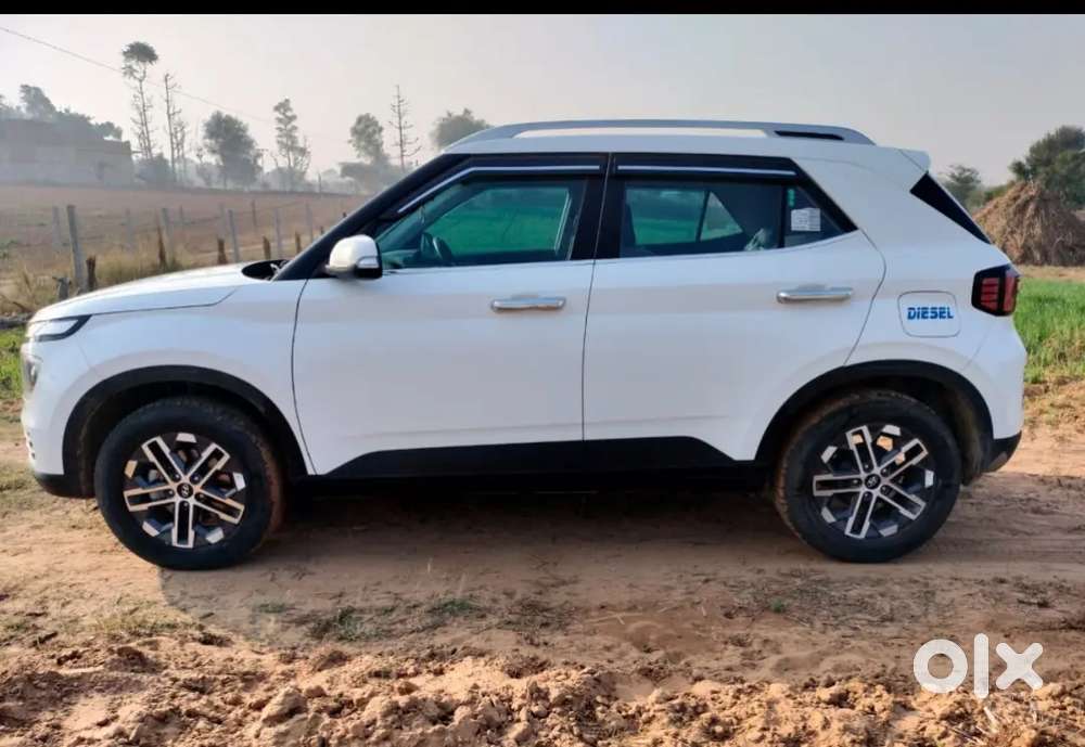 Hyundai Venue 2022 Diesel 33000 Km Driven