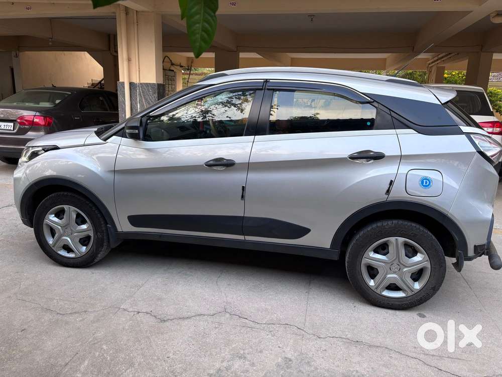 Tata Nexon 1.5 Revotorq Xm (s), 2021, Diesel