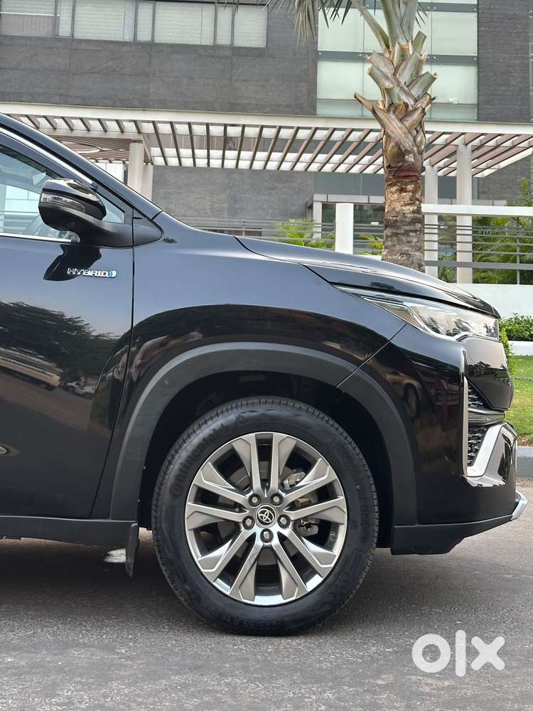 Toyota Innova Hycross 2.0 Zx (o) Hybrid 7 Str, 2024, Petrol