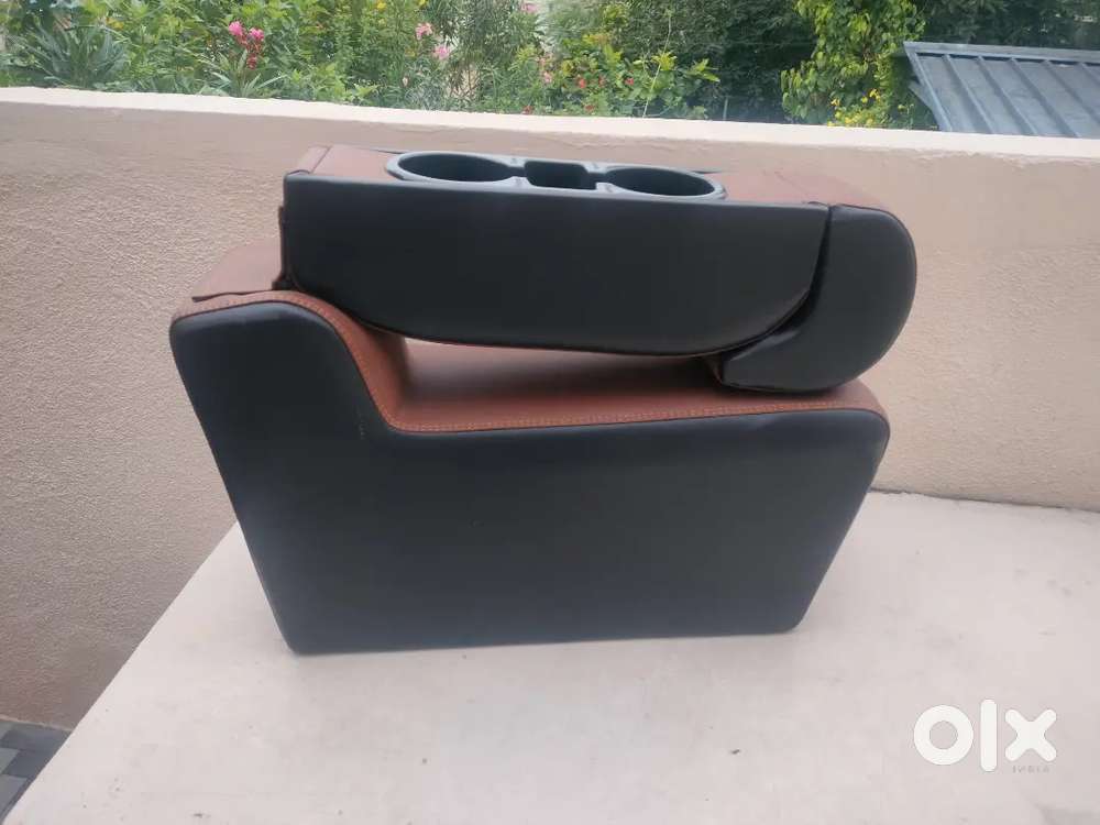 Innova Center Seat 2500 Rs