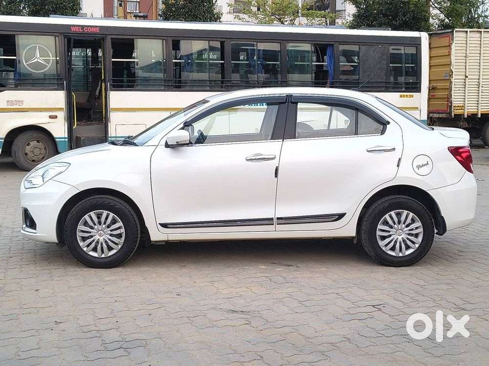 Maruti Suzuki Dzire 1.2 Vxi, 2023, Petrol