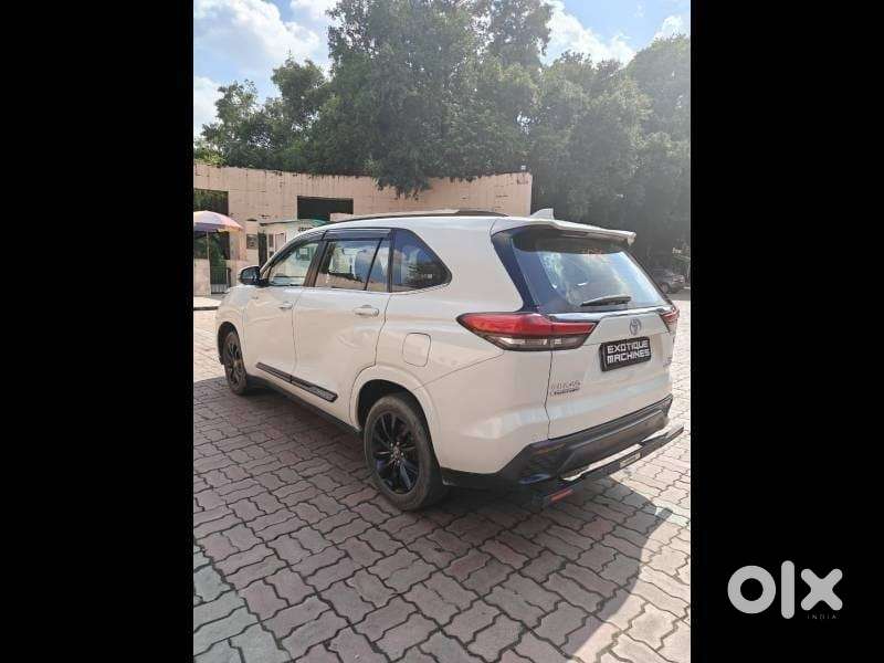 Toyota Innova Hycross 2.0 Vx (o) Hybrid 8 Str, 2023, Electric