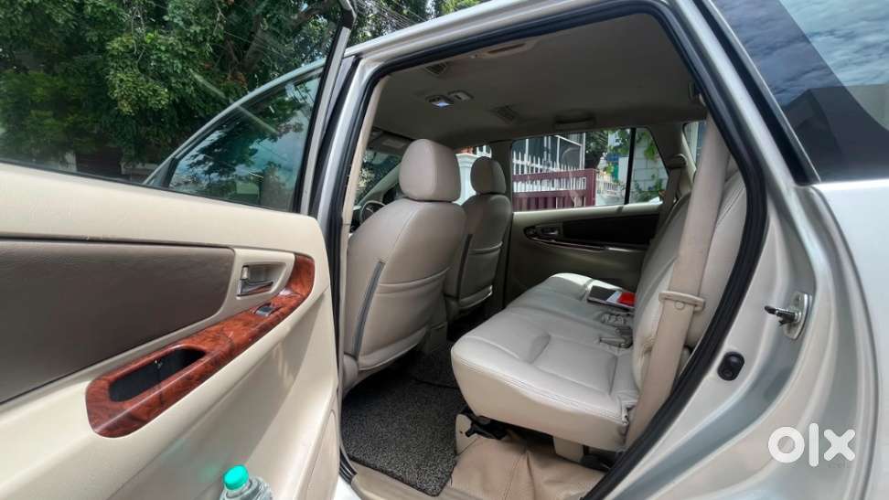 Toyota Innova 2.5 V 8 Str, 2014, Diesel