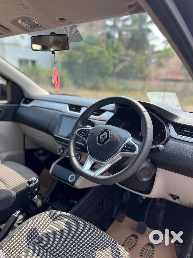 Renault Triber Rxz, 2023, Petrol